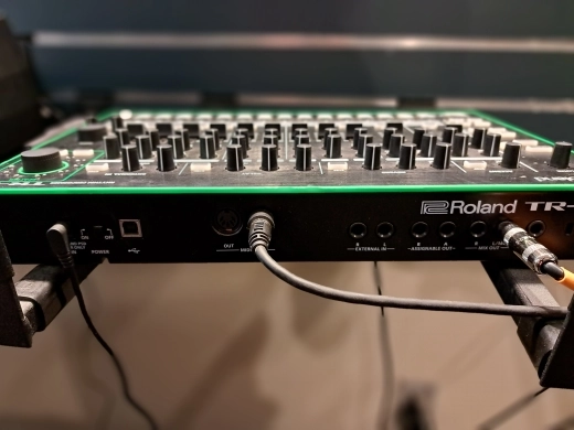 Roland - TR-8 2